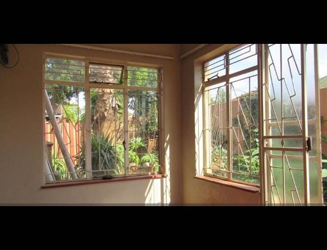 3 BEDROOM HOUSE FOR SALE IN KENSINGTON